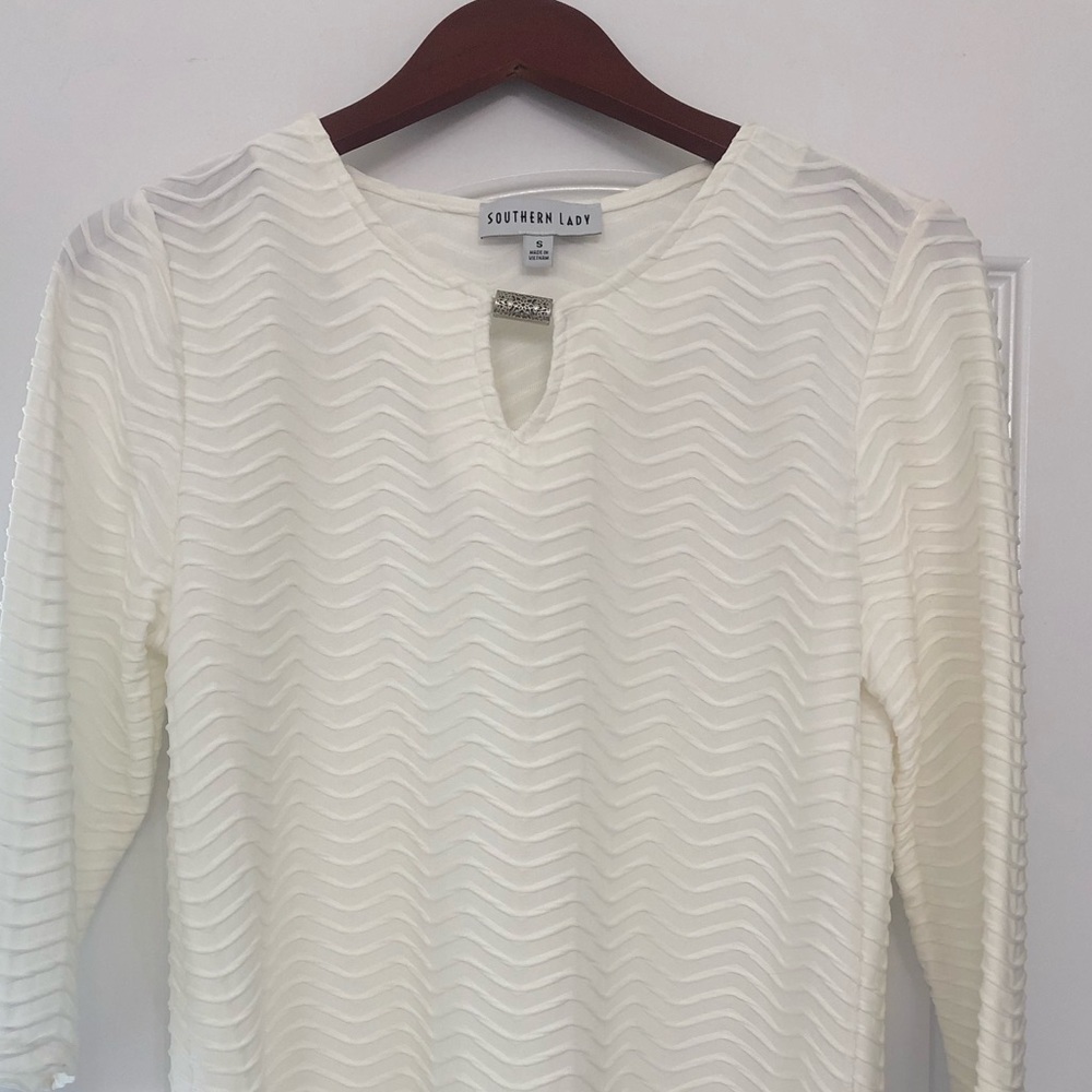 Southern Lady Size small cream colored top
